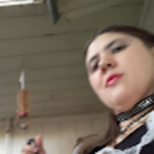 Meet your Posher, Leona